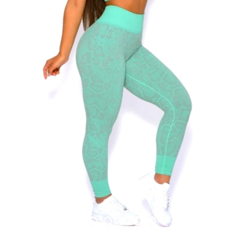 Bombshell Mint Snakeprint